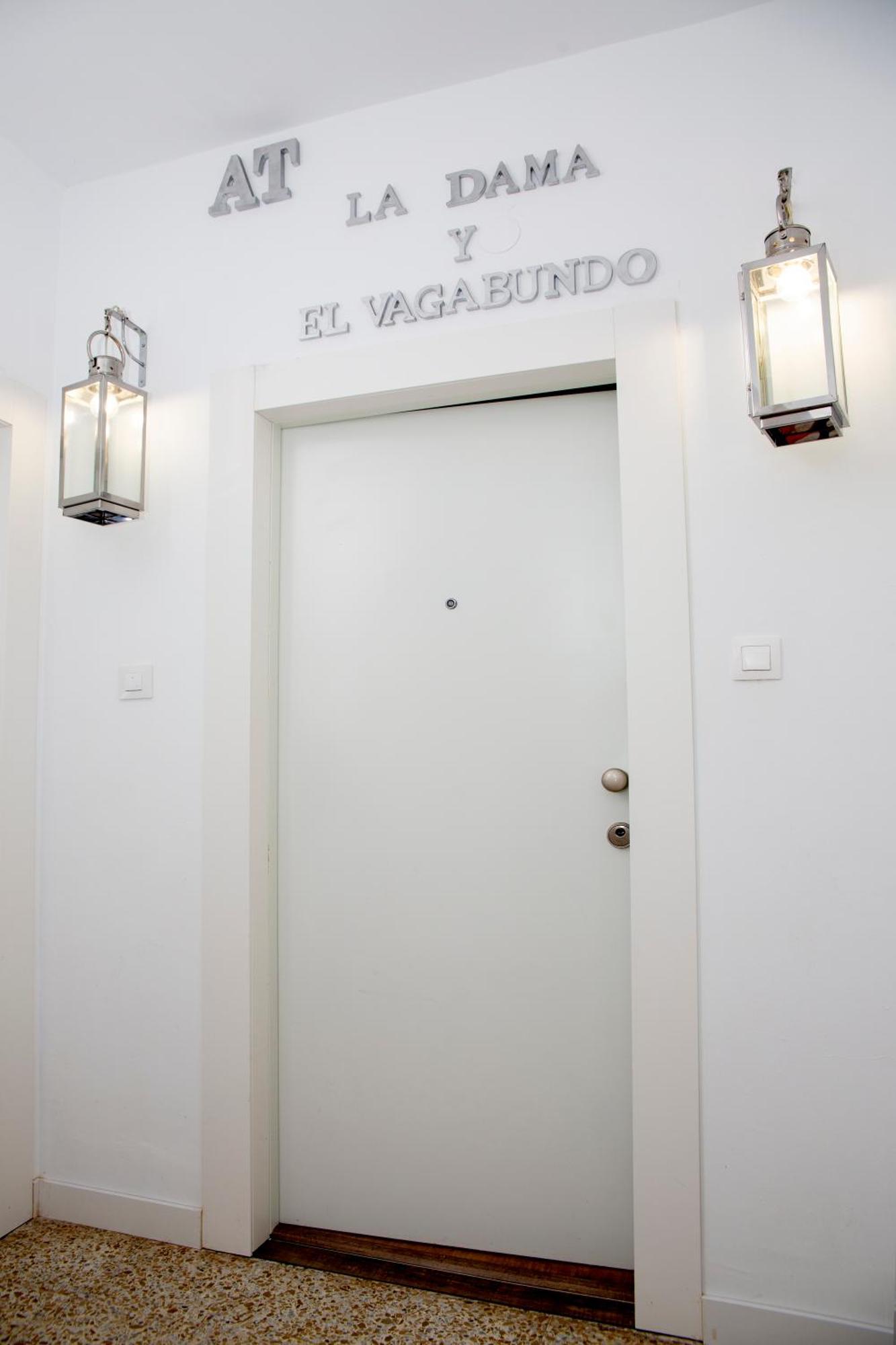Conil Apartamentos La Dama Y El Vagabundo Conil De La Frontera Exterior foto